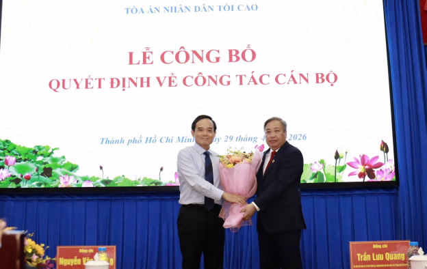 CHÂN DUNG TÂN CHÁNH ÁN TÒA ÁN NHÂN DÂN TP.HCM  PHẠM QUỐC HƯNG VÀ QUYẾT ĐỊNH BỔ NHIỆM CHƯA TỪNG CÓ TIỀN LỆ